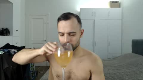 Snapshot of onebestlover chatting on March 25, 2026, 9:04 am onebestlover online show from March 25, 2026, 9:04 am