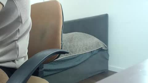 Snapshot of onebestlover chatting on March 28, 2026, 10:15 am onebestlover online show from March 28, 2026, 10:15 am