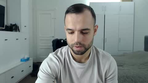 Snapshot of onebestlover chatting on March 31, 2026, 8:15 am onebestlover online show from March 31, 2026, 8:15 am