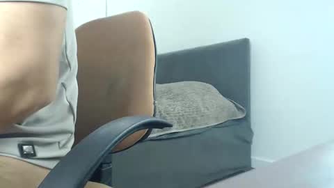 Snapshot of onebestlover chatting on April 3, 2026, 8:34 am onebestlover online show from April 3, 2026, 8:34 am