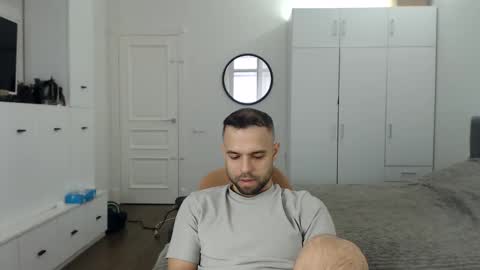 Snapshot of onebestlover chatting on April 4, 2026, 8:45 am onebestlover online show from April 4, 2026, 8:45 am