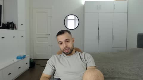 Snapshot of onebestlover chatting on April 5, 2026, 8:44 am onebestlover online show from April 5, 2026, 8:44 am