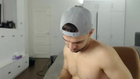 Snapshot of onebestlover chatting on April 11, 2026, 8:29 am onebestlover online show from April 11, 2026, 8:29 am