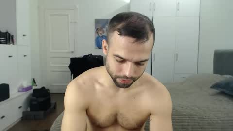Snapshot of onebestlover chatting on May 7, 2026, 7:58 am onebestlover online show from May 7, 2026, 7:58 am