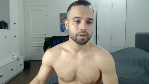 Snapshot of onebestlover chatting on May 18, 2026, 7:58 am onebestlover online show from May 18, 2026, 7:58 am
