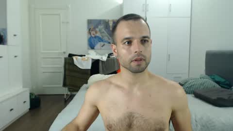 onebestlover online show from July 24, 2026, 8:18 pm