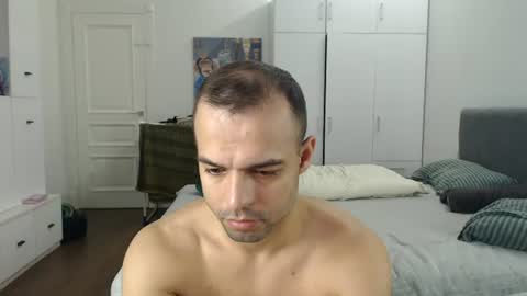onebestlover online show from July 28, 2026, 8:10 am