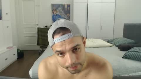 onebestlover online show from July 28, 2026, 11:17 am
