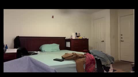 Snapshot of onegenerativestudio chatting on December 4, 2025, 10:29 pm Friday and the Guys online show from December 4, 2025, 10:29 pm