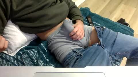 onehitwonder21 online show from March 4, 2026, 12:27 am