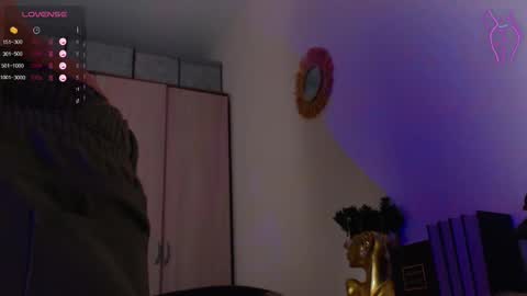 Snapshot of onehotbigass chatting on February 19, 2025, 4:34 am ONLINE online show from February 19, 2025, 4:34 am