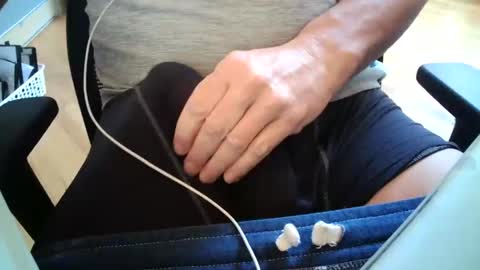 oneluckyguy47 online show from November 17, 2025, 2:23 pm