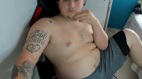 Snapshot of onewhiteboichub chatting on November 24, 2025, 8:30 pm Andres INDEPENDENT MODEL online show from November 24, 2025, 8:30 pm