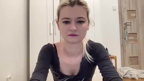 Snapshot of onika_cox chatting on February 16, 2026, 12:12 pm Onika online show from February 16, 2026, 12:12 pm