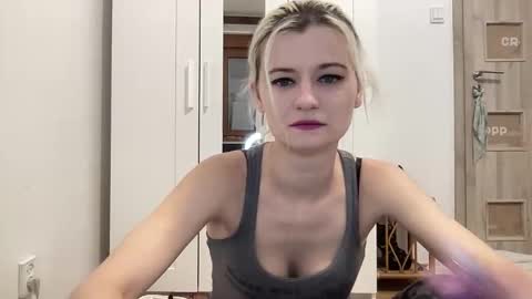 Snapshot of onika_cox chatting on February 22, 2026, 2:04 pm Onika online show from February 22, 2026, 2:04 pm