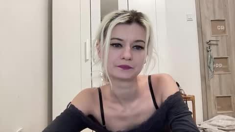 Snapshot of onika_cox chatting on March 3, 2026, 4:02 pm Onika online show from March 3, 2026, 4:02 pm