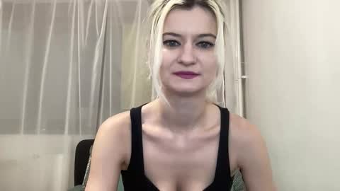 Snapshot of onika_cox chatting on May 28, 2026, 1:52 pm Onika online show from May 28, 2026, 1:52 pm