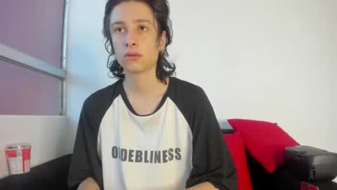 onion_knight420 online show from June 16, 2026, 10:51 am