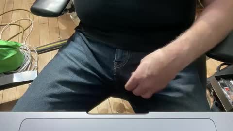 Snapshot of onlocationnyc chatting on March 27, 2026, 12:05 am onlocationnyc online show from March 27, 2026, 12:05 am