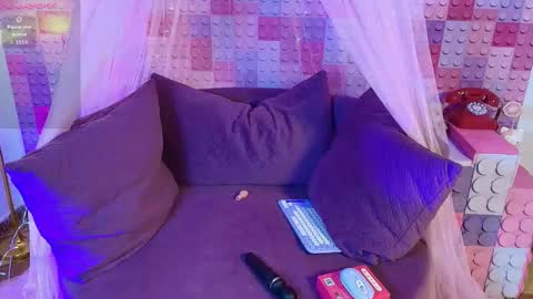 Heidy Carmona online show from December 16, 2025, 3:11 am