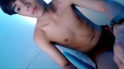 Snapshot of only_mau chatting on October 9, 2025, 12:58 pm MAU online show from October 9, 2025, 12:58 pm