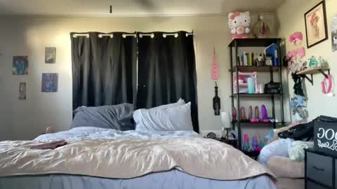 Snapshot of onyx_the_pupstar chatting on November 15, 2025, 8:27 pm Onyx online show from November 15, 2025, 8:27 pm