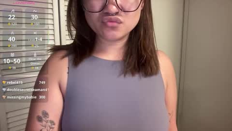 Miss Girly online show from November 11, 2025, 8:58 am