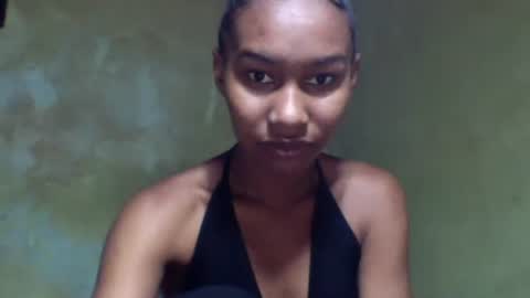 Snapshot of oolyette chatting on November 11, 2025, 9:20 am oolyette online show from November 11, 2025, 9:20 am