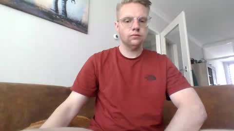 Snapshot of oook5 chatting on May 1, 2026, 1:59 pm oook5 online show from May 1, 2026, 1:59 pm
