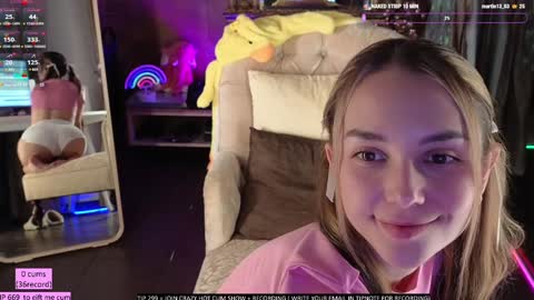 Snapshot of oooops__ chatting on December 11, 2024, 7:14 pm Eva online show from December 11, 2024, 7:14 pm