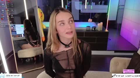 Snapshot of oooops__ chatting on January 19, 2025, 10:17 pm Eva online show from January 19, 2025, 10:17 pm