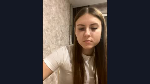 Snapshot of opalinemist chatting on April 3, 2026, 9:35 pm Emma online show from April 3, 2026, 9:35 pm