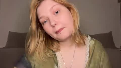 Snapshot of opheliaritz chatting on May 14, 2026, 11:44 pm Ophelia online show from May 14, 2026, 11:44 pm