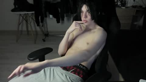 Bella and John online show from June 1, 2026, 8:10 pm