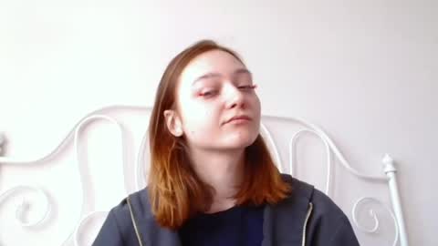 Melani  online show from April 27, 2026, 7:06 am