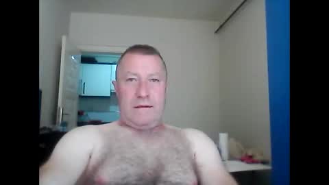 orhansakar12 online show from May 2, 2026, 8:41 am
