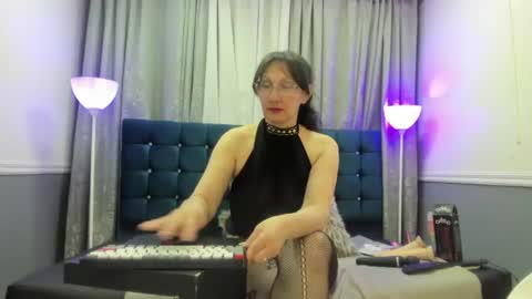 Oriana  online show from June 18, 2026, 12:22 am
