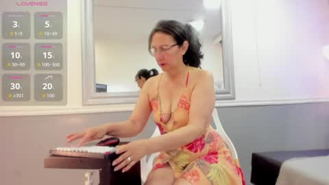 Oriana  online show from June 29, 2026, 1:33 pm