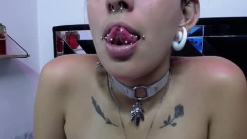 Snapshot of orianna_bodmod chatting on January 22, 2025, 9:02 am ORIANNA online show from January 22, 2025, 9:02 am