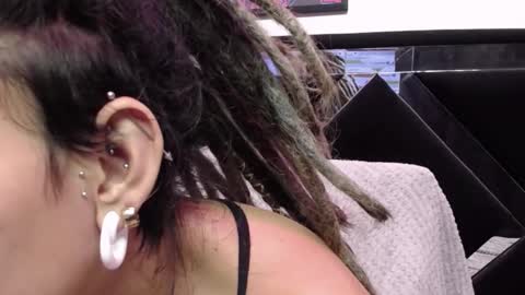 Snapshot of orianna_bodmod chatting on March 7, 2025, 1:40 pm ORIANNA online show from March 7, 2025, 1:40 pm