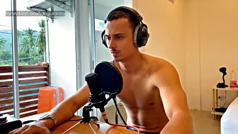 Fansly and Instagram -  online show from November 12, 2025, 10:26 am