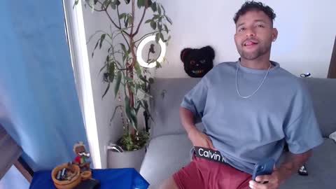 orlando_horny online show from October 11, 2025, 6:39 pm