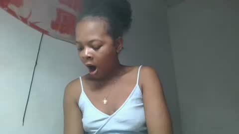 ornellahhh online show from October 14, 2025, 1:56 pm