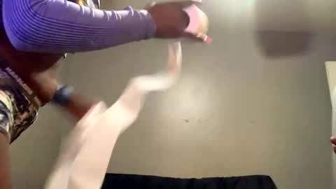 osanam04 online show from October 19, 2025, 7:31 am