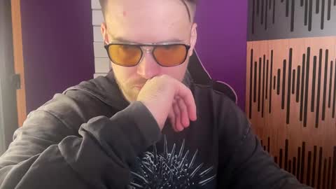 Oscar Steel Savage online show from February 8, 2025, 4:25 pm