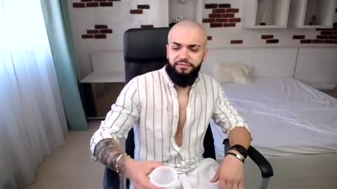Snapshot of oscarwills chatting on May 24, 2026, 5:01 am OscarWills online show from May 24, 2026, 5:01 am