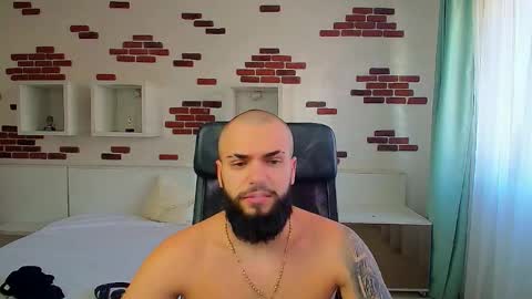 Snapshot of oscarwills chatting on May 27, 2026, 5:15 am OscarWills online show from May 27, 2026, 5:15 am