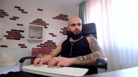 Snapshot of oscarwills chatting on May 30, 2026, 7:38 am OscarWills online show from May 30, 2026, 7:38 am