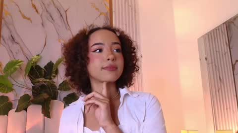 Snapshot of oshun_25 chatting on January 7, 2025, 12:09 pm Oshun online show from January 7, 2025, 12:09 pm