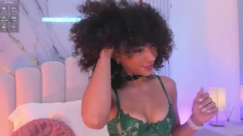 Snapshot of oshun_25 chatting on September 16, 2025, 12:17 pm Oshun online show from September 16, 2025, 12:17 pm